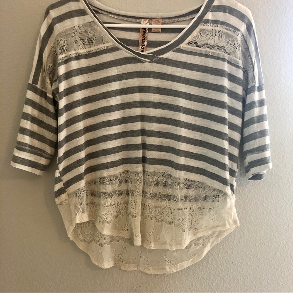Quarter sleeve top